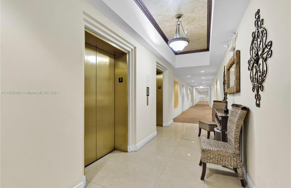 Private Bedroom In Miami - Coral Gables 601 Exterior photo