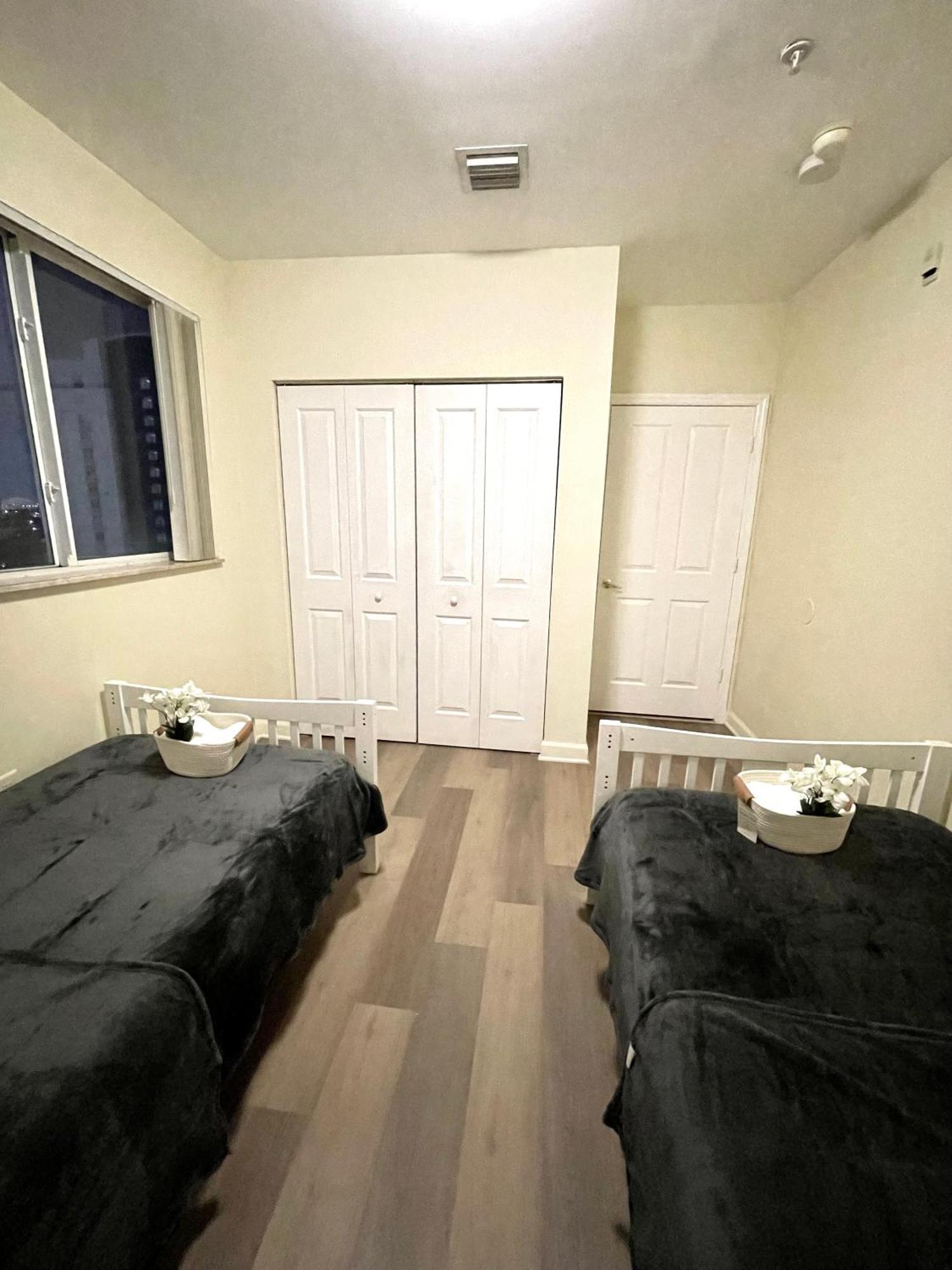 Private Bedroom In Miami - Coral Gables 601 Exterior photo