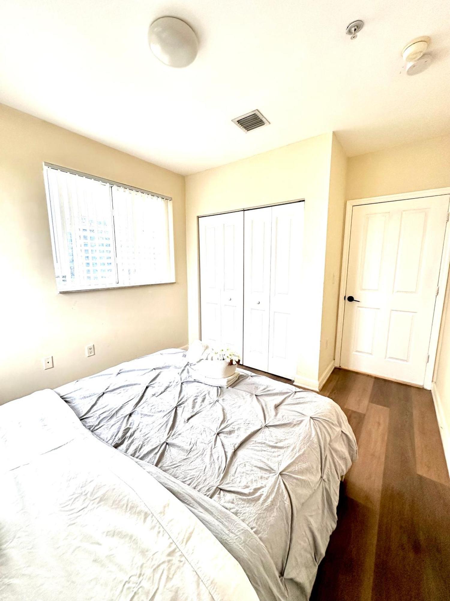 Private Bedroom In Miami - Coral Gables 601 Exterior photo